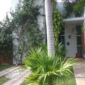 Casa Rioja Playacar Bed and breakfast